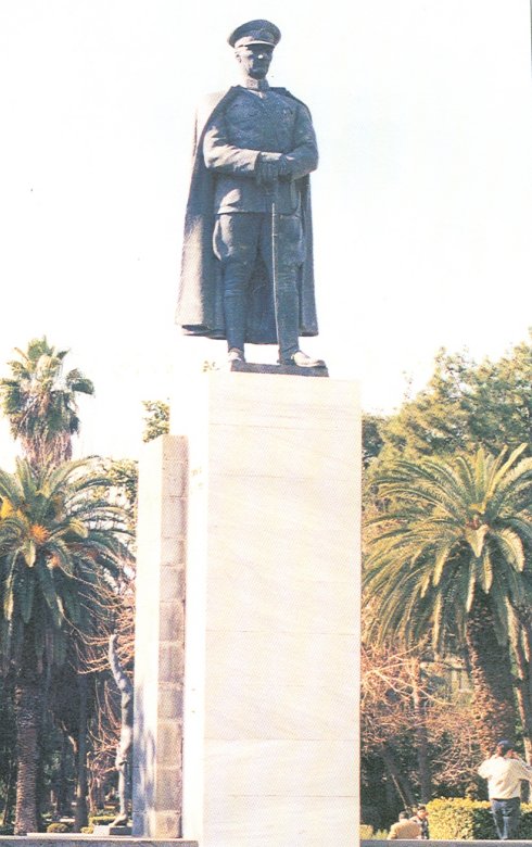 Adana anıt