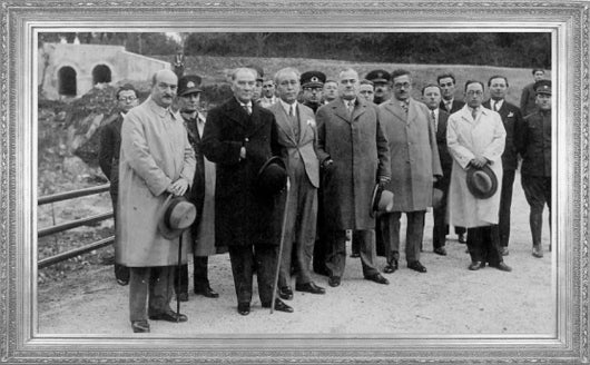 1932