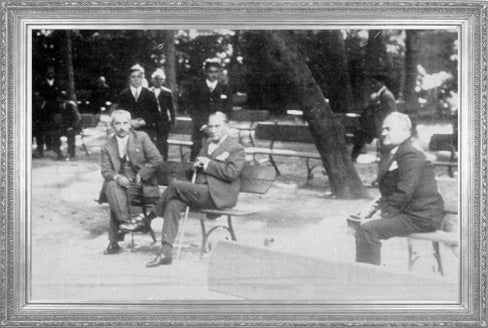 1930