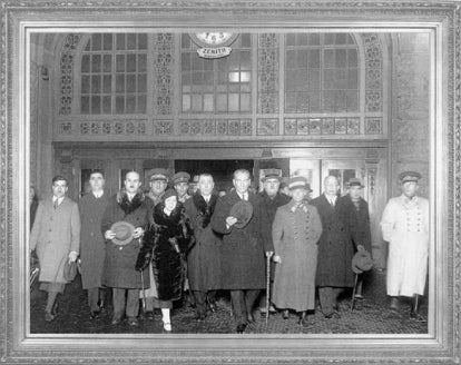1932