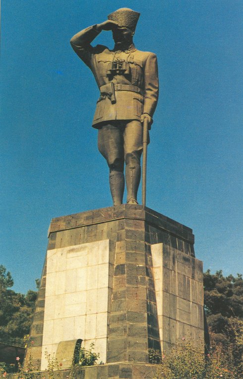 Belkahve - Atatürk Anıtları