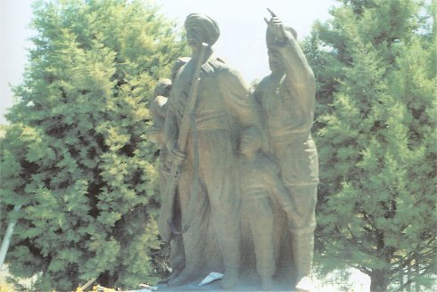 Dumlupınar - Atatürk Anıtları