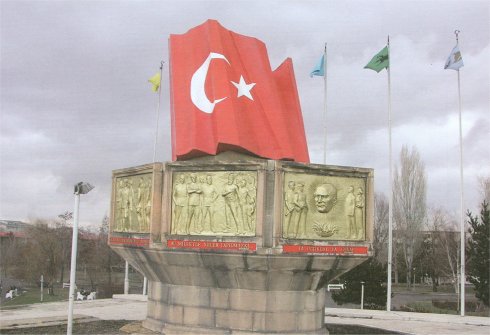 Erzurum - Atatürk Anıtları