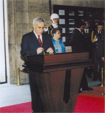Moshe KATSAV - İsrail Cumhurbaşkanı